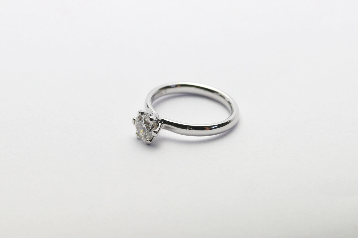 Mahlberg 750er Solitärring 0,70ct H/SI2 NP: 3990.-