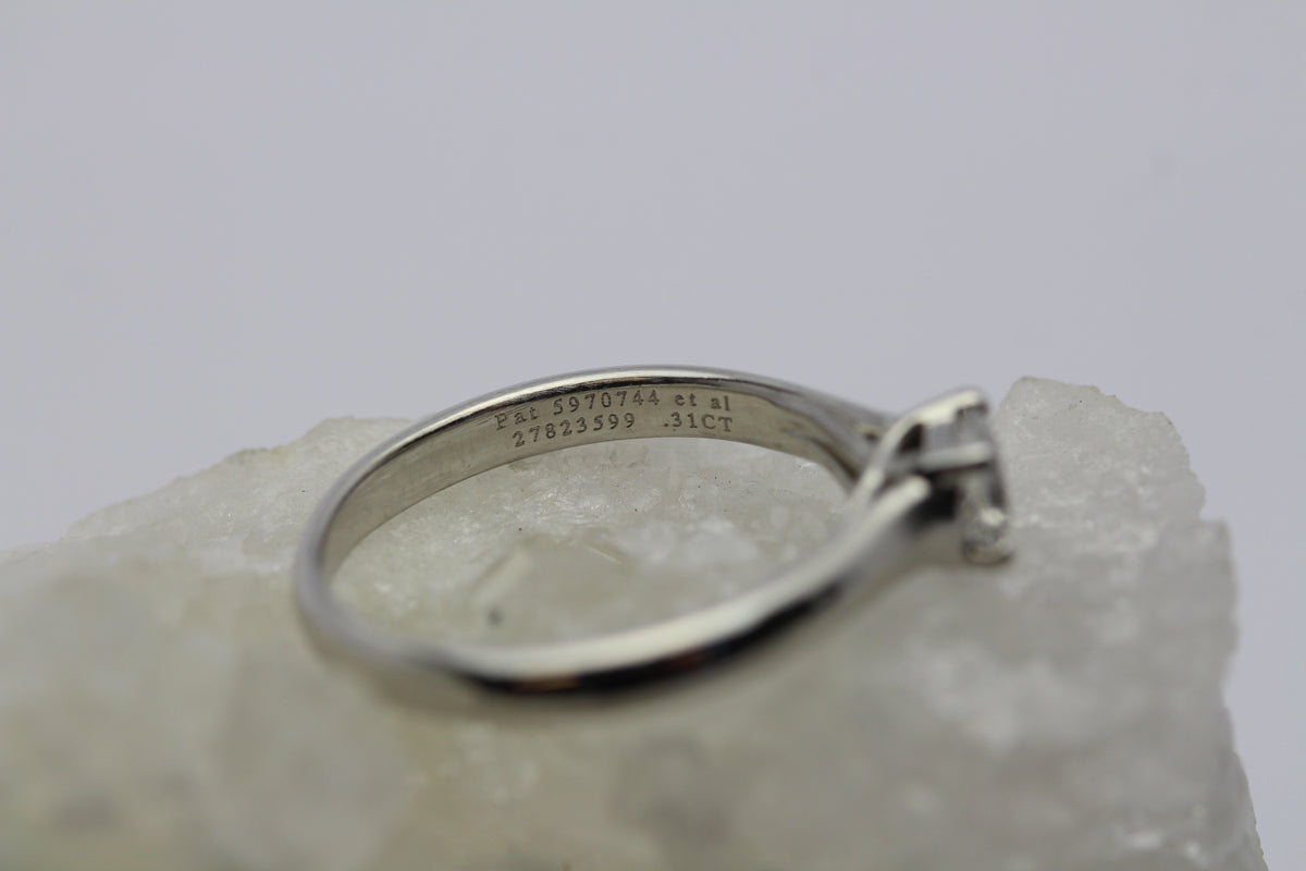 Tiffany & Co Solitär Damen Ring 1 Brillant 0,31ct. Gr. 48