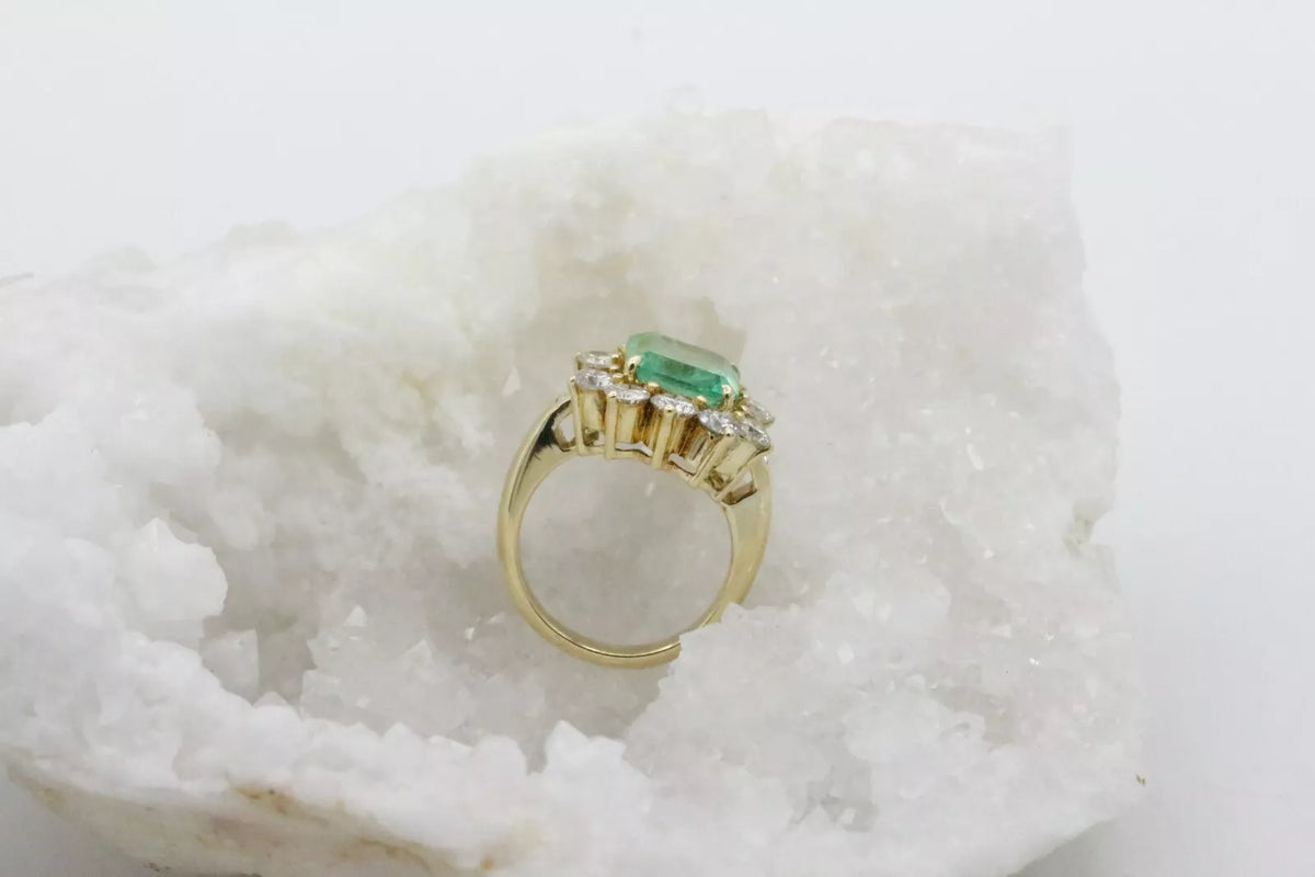 Vintage Ring 18 Gelbgold 1 Smaragd 10 Brillanten ca. 2,2ct. Gr. 55 ca. 12,33g