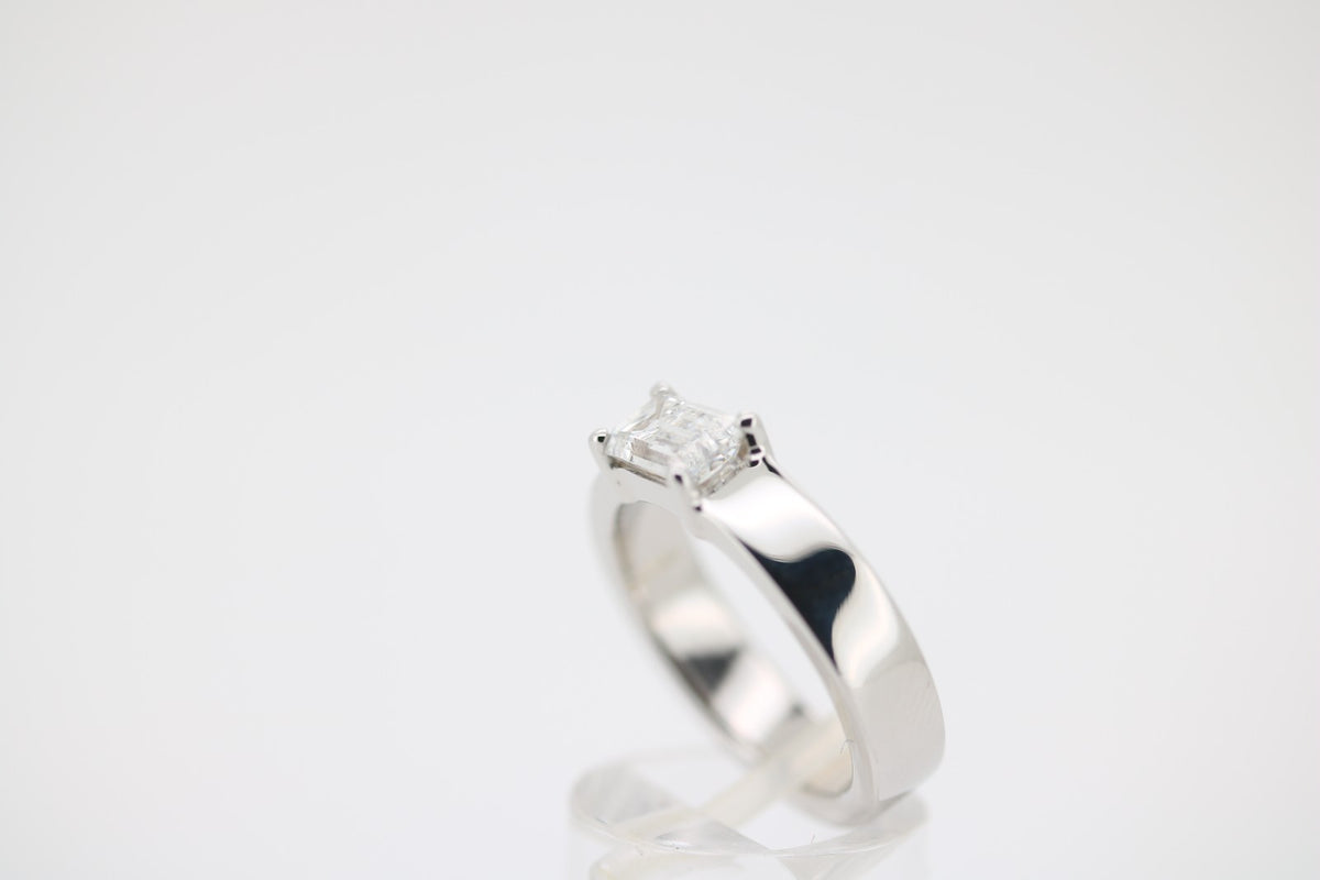 Diamant Gold Ring, Diamantbaguetteaus 585 Weißgold – Ringgröße 54