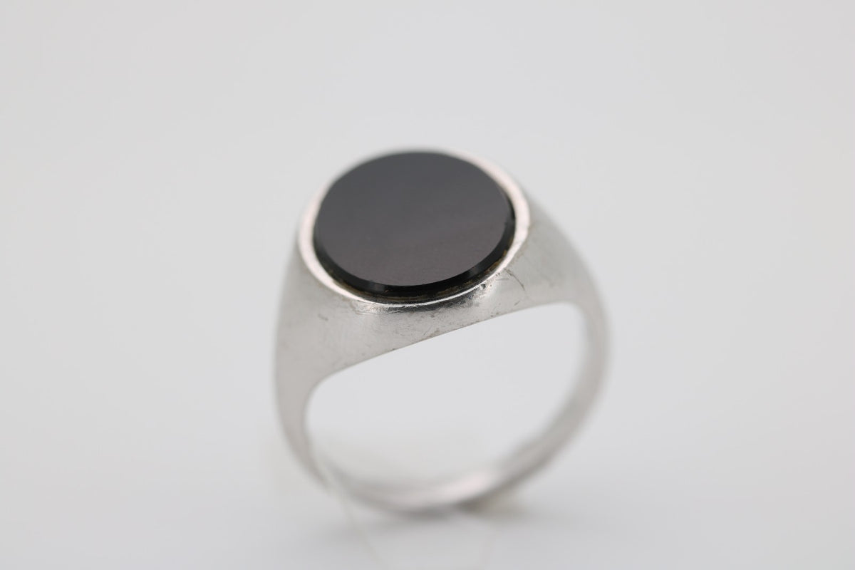 Leo Wittwer Onyx Ring, aus 750 Weißgold – Ringgröße 61