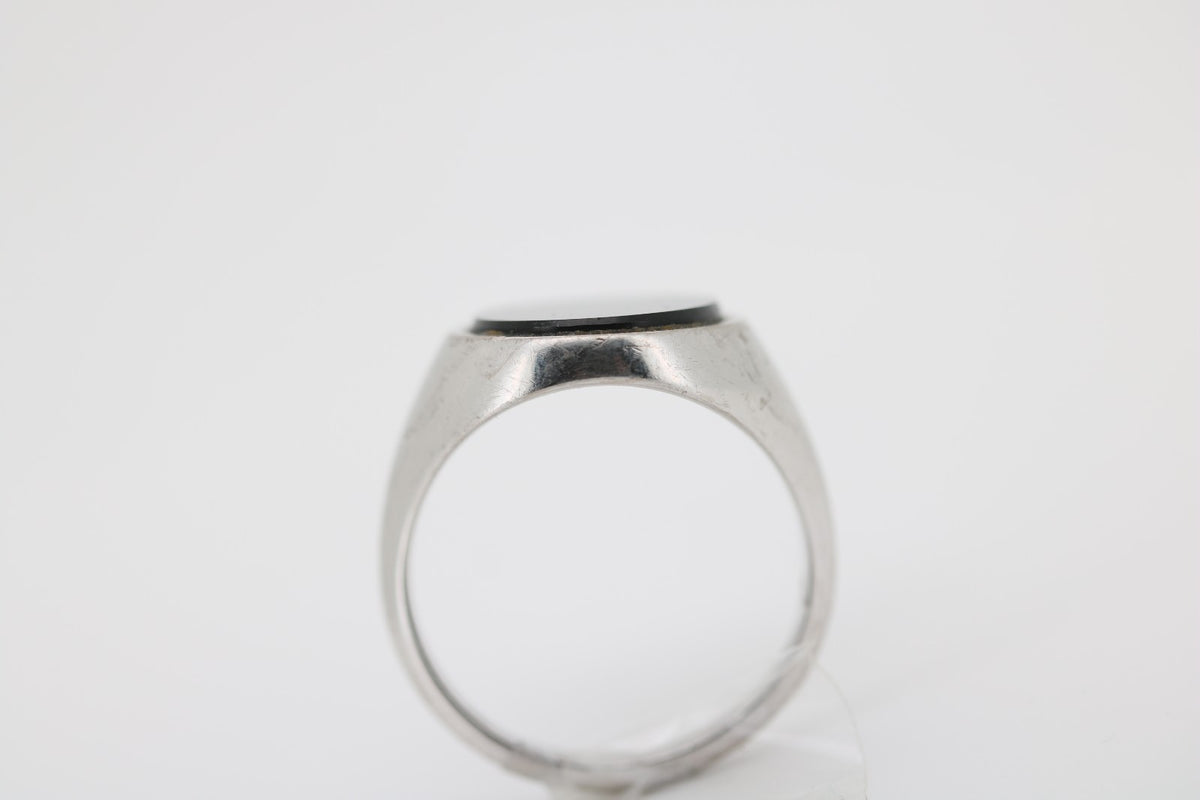 Leo Wittwer Onyx Ring, aus 750 Weißgold – Ringgröße 61