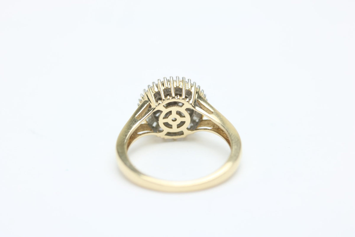 Eleganter Damenring aus 585 Gelbgold mit 67 Diamanten – Ringgröße 53