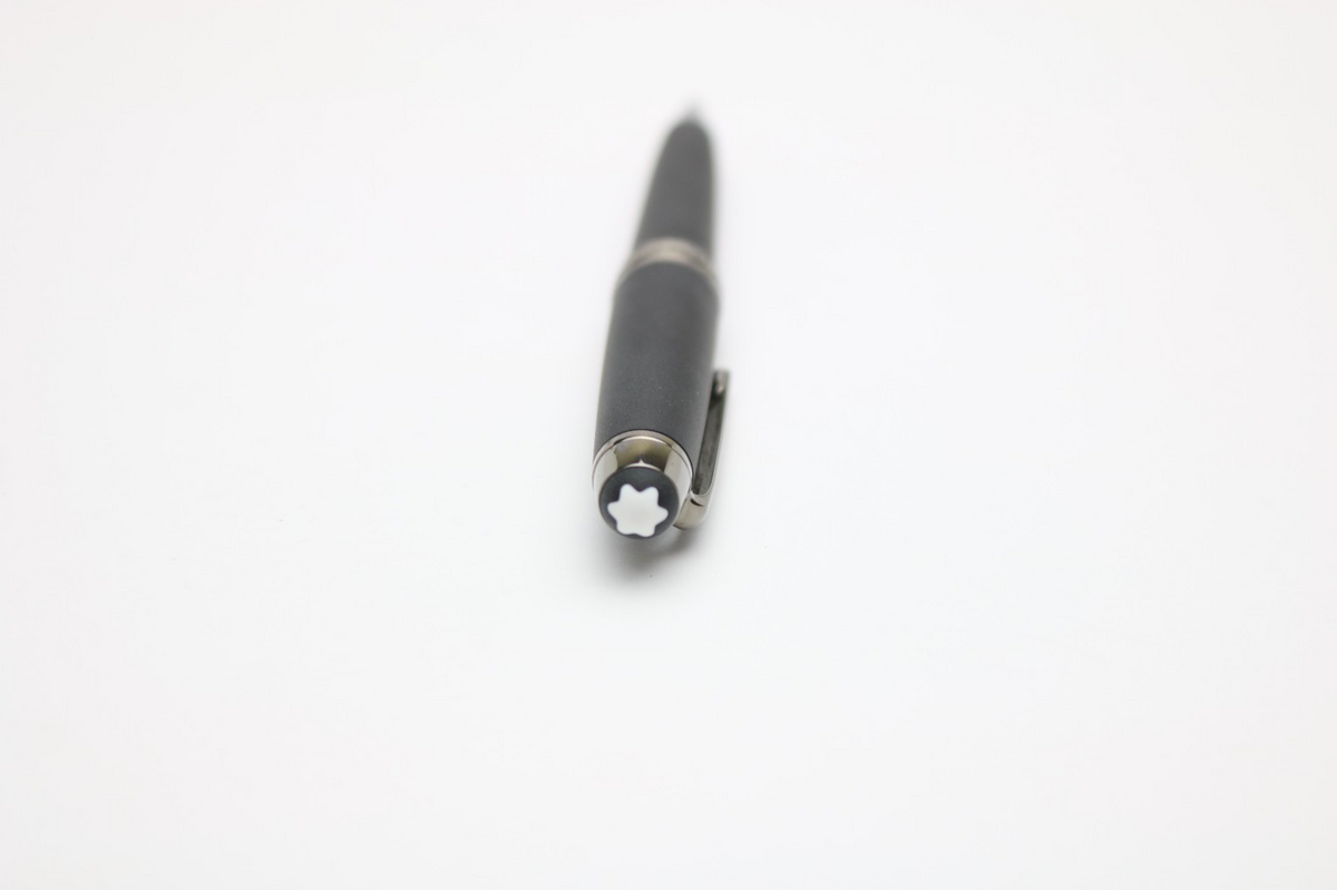 Montblanc Meisterstück Classique Ultra Black
