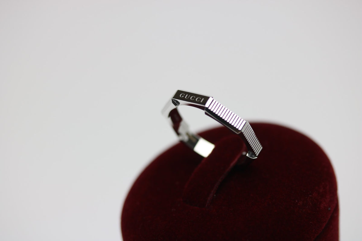 Gucci Ring aus 750 Weißgold – Ringgröße 62
