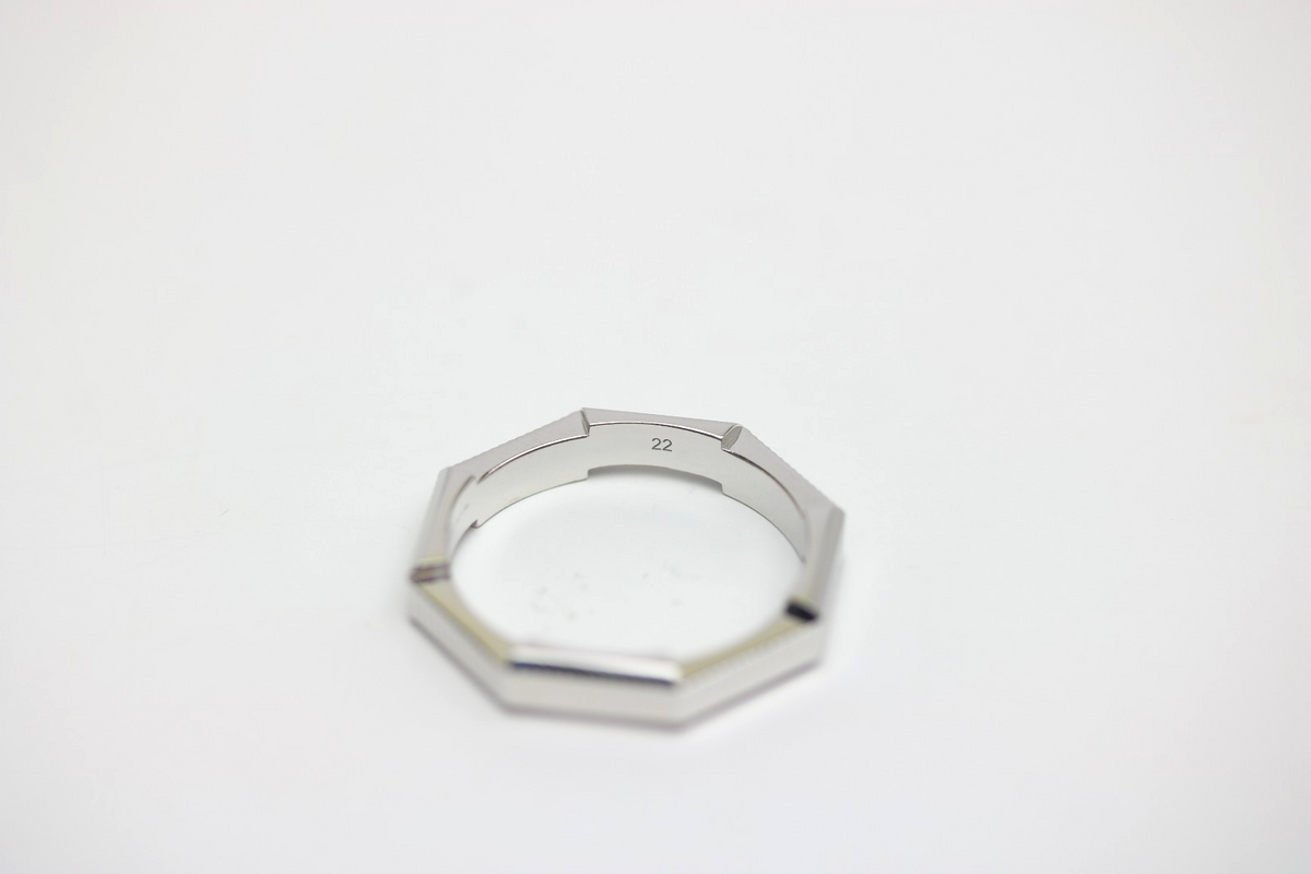 Gucci Ring aus 750 Weißgold – Ringgröße 62