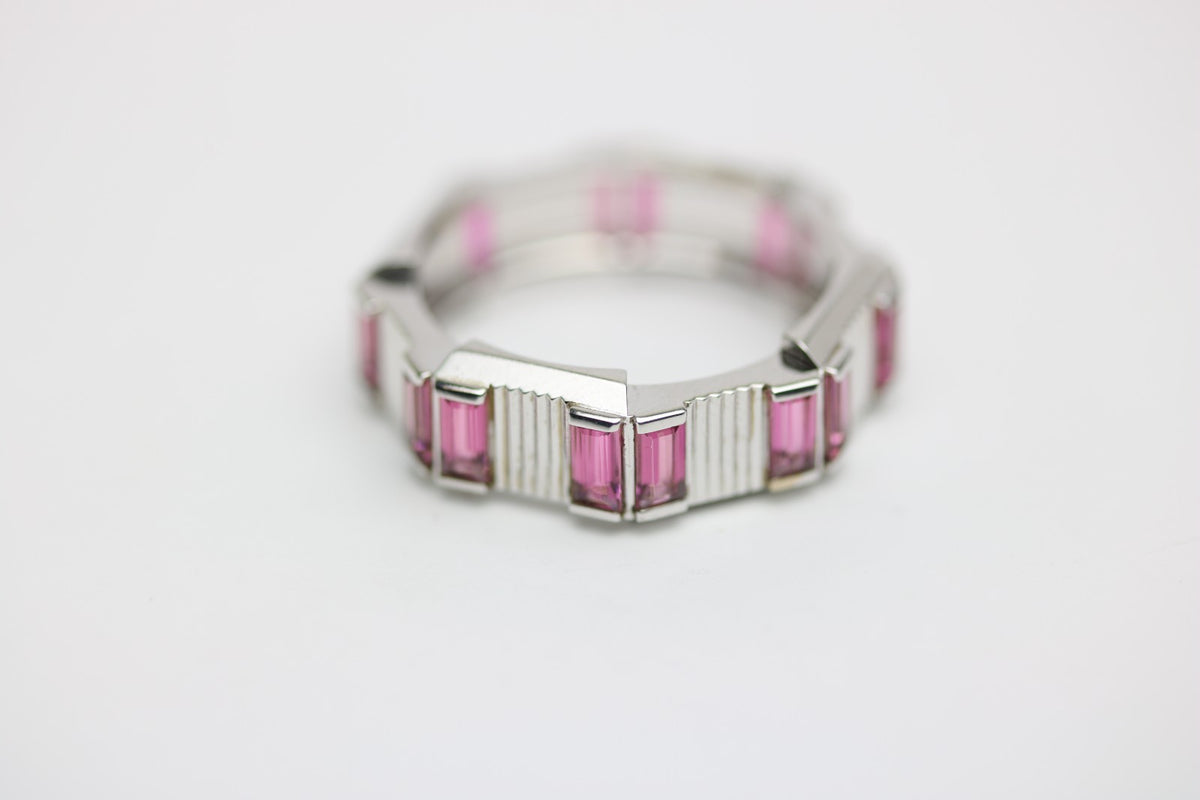 Gucci Ring aus 750 Weißgold mit Rubelite – Ringgröße 51