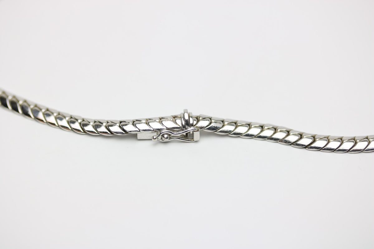 Halskette mit hellblauen Beryll Aquamarin, 26 Diamanten, 585 Weißgold- ca. 44 cm