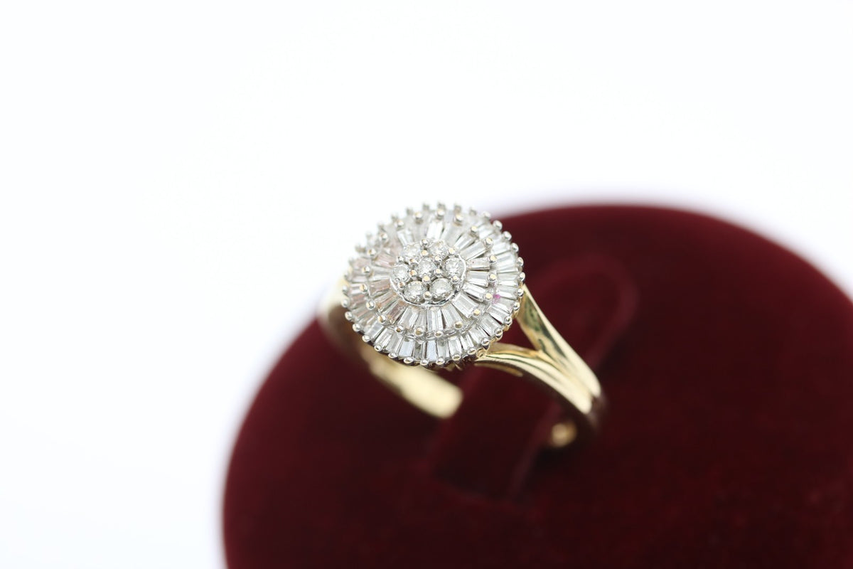 Eleganter Damenring aus 585 Gelbgold mit 67 Diamanten – Ringgröße 53