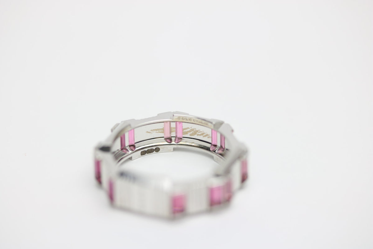 Gucci Ring aus 750 Weißgold mit Rubelite – Ringgröße 51
