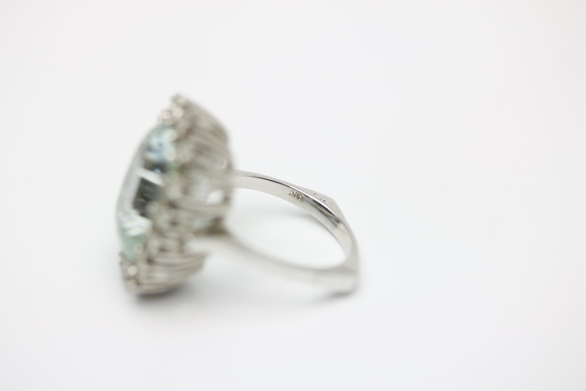 Ring Aquamarin 9,5 ct und 16 kl. Brillanten 585 Weißgold – Ringgröße 55