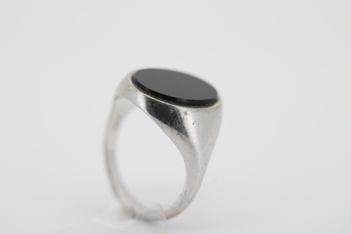 Leo Wittwer Onyx Ring, aus 750 Weißgold – Ringgröße 61