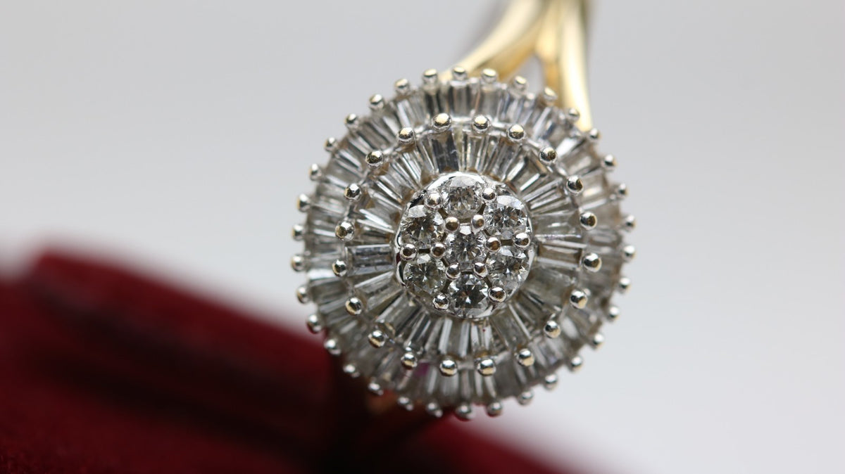 Eleganter Damenring aus 585 Gelbgold mit 67 Diamanten – Ringgröße 53