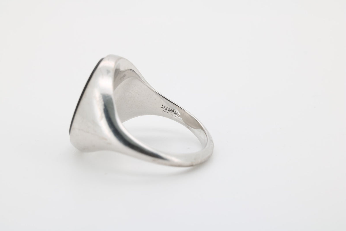 Leo Wittwer Onyx Ring, aus 750 Weißgold – Ringgröße 61