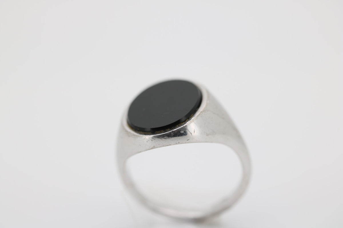 Leo Wittwer Onyx Ring, aus 750 Weißgold – Ringgröße 61