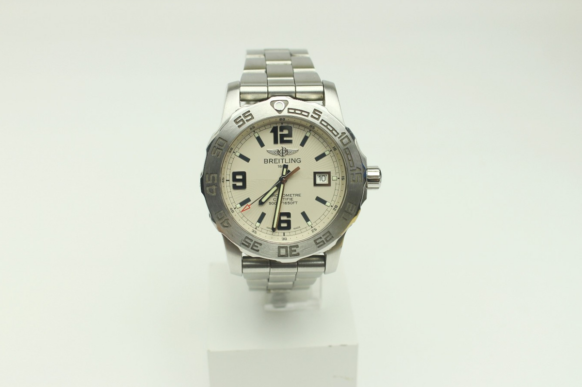 BREITLING 44 mm Colt QUARZ A74387 Herrenuhr Chronometre Stahlband Box und Papier